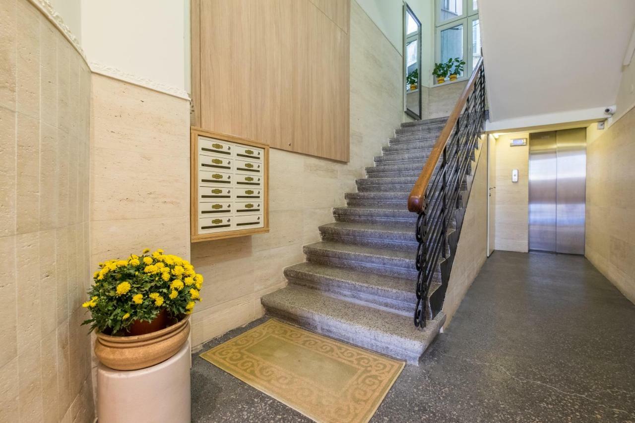 Parliament Sofia - Top Center Luxury Apartment מראה חיצוני תמונה